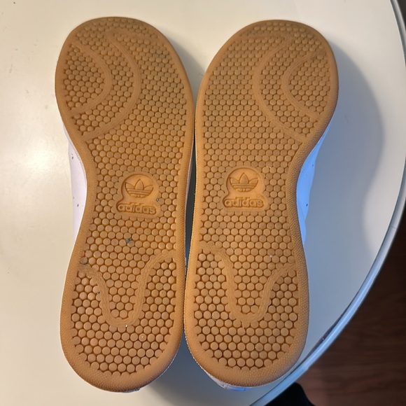 Men’s Adidas All White Sneaker, Size 11 - Picture 4 of 5